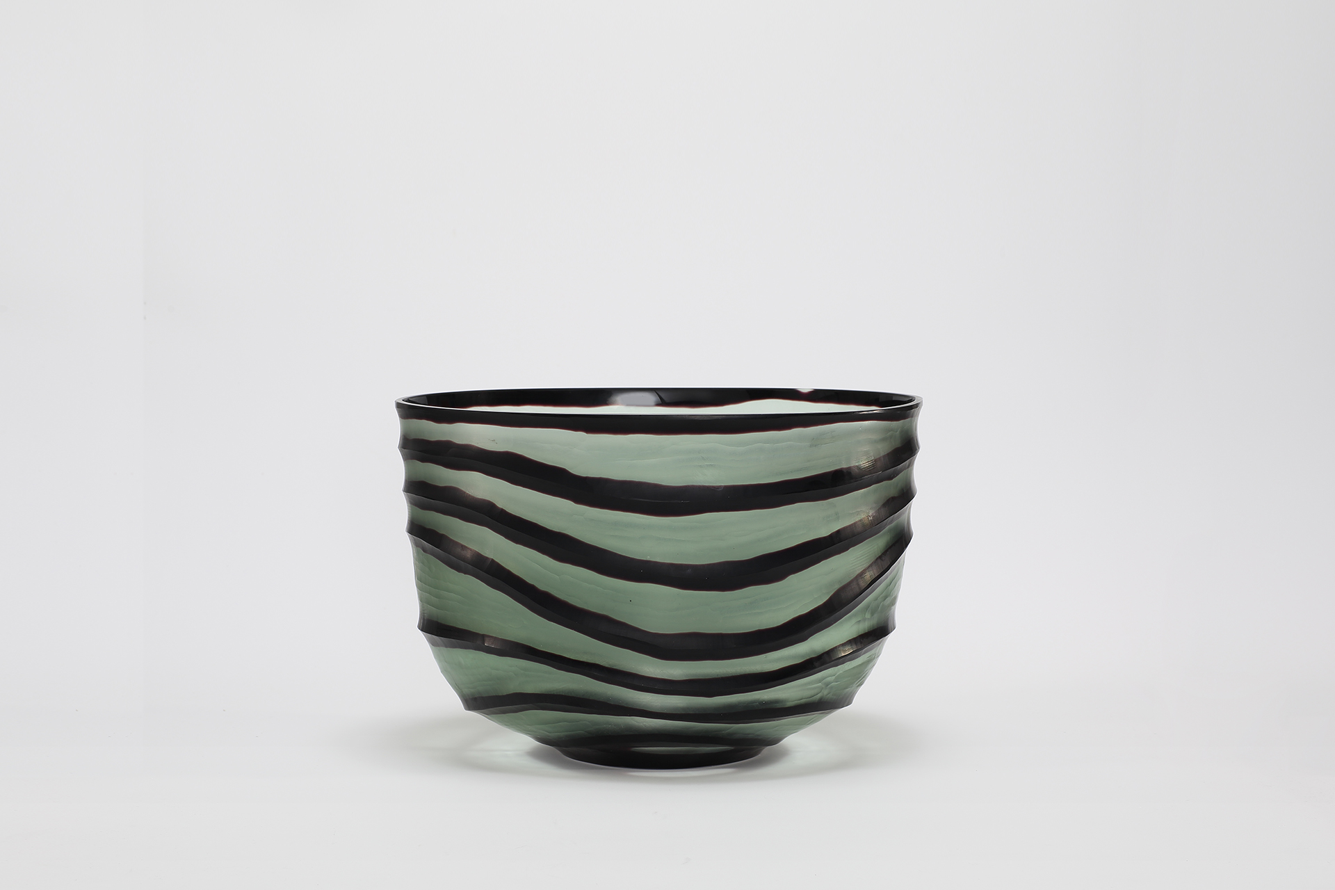 Linea Bowl Mouth blown, hand etched and hand finished glass bowl