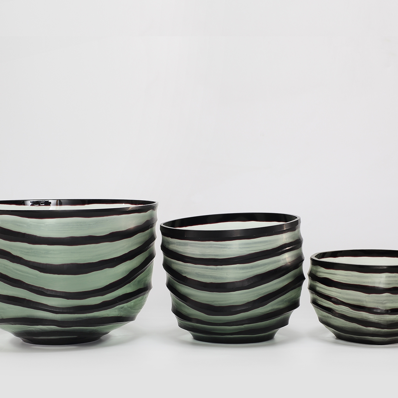 Linea Bowl Mouth blown, hand etched and hand finished glass bowl