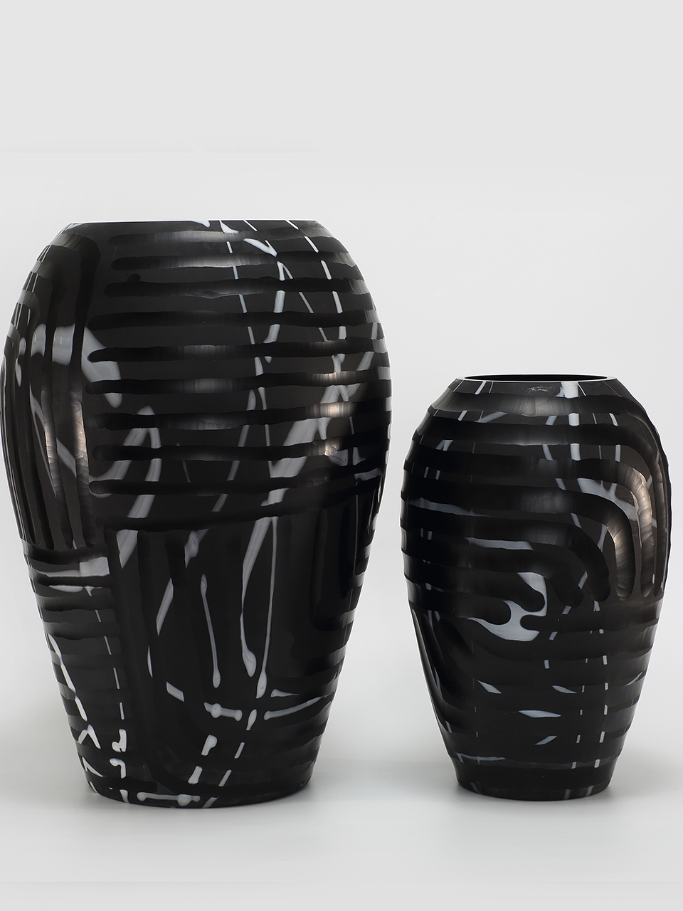 Ravelle Vase Obscura Mouth blown, hand etched and hand finished glass bowl